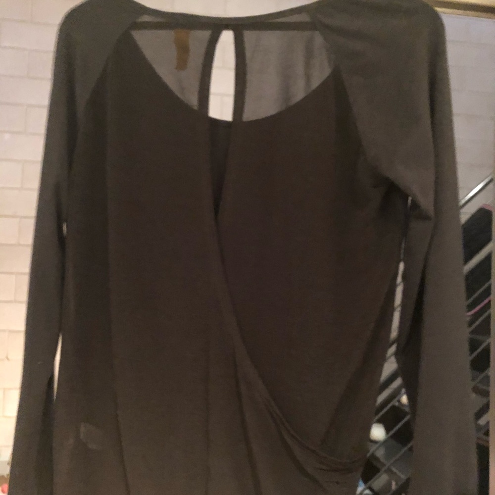 Lole size M open-back black long sleeve shirt